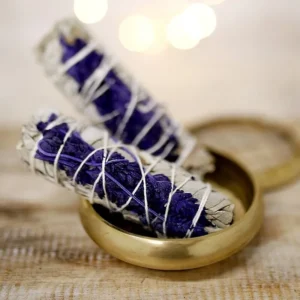 atado de salvia blanca y lavanda