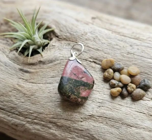 colgante-de-piedra-natural-riolita