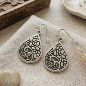 Pendientes Colgantes Boho de Gota Calada en Plata Envejecida